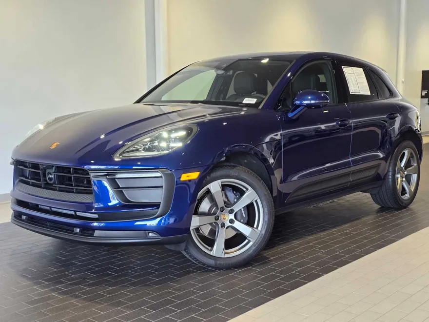 2024 Porsche Macan Base photo 1