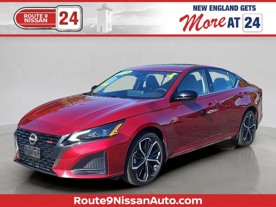 2023 Nissan Altima 2.5 SR photo 1
