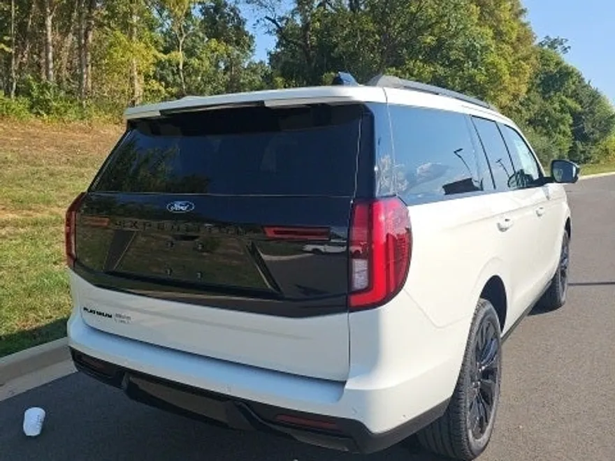 2025 Ford Expedition Platinum photo 1