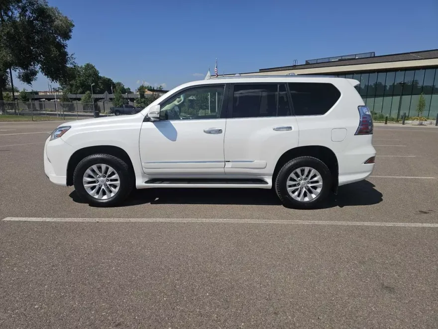 2017 Lexus GX 460 photo 1