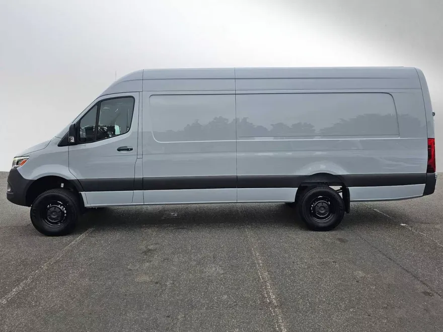 2024 Mercedes Benz Sprinter 2500 High Roof photo 1
