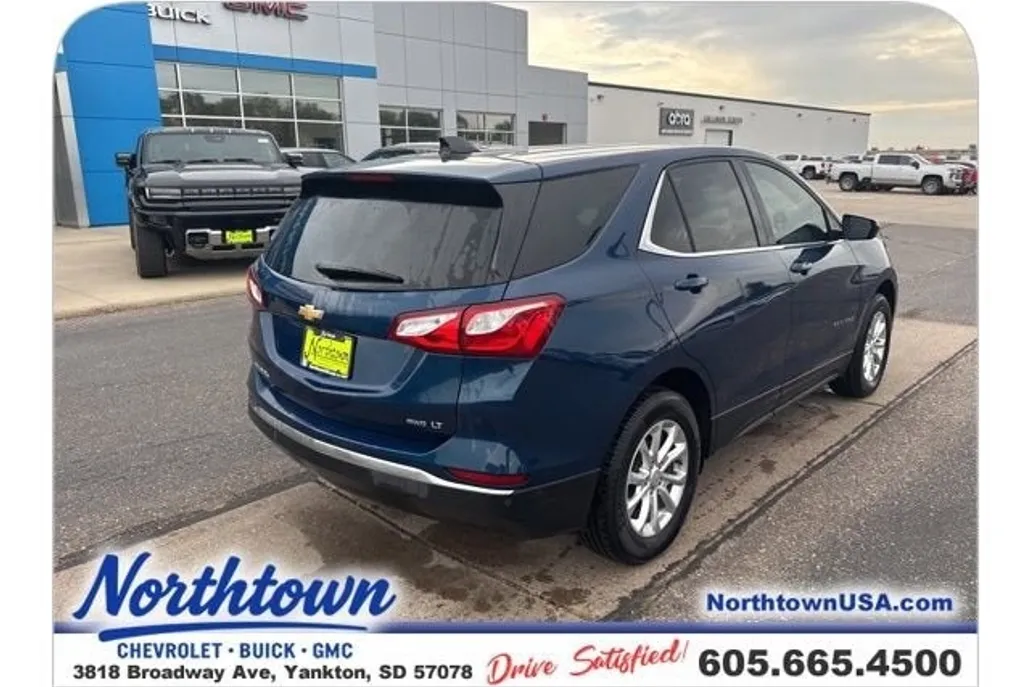 2020 Chevrolet Equinox LT photo 1