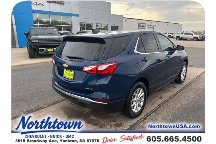 2020 Chevrolet Equinox LT photo 1
