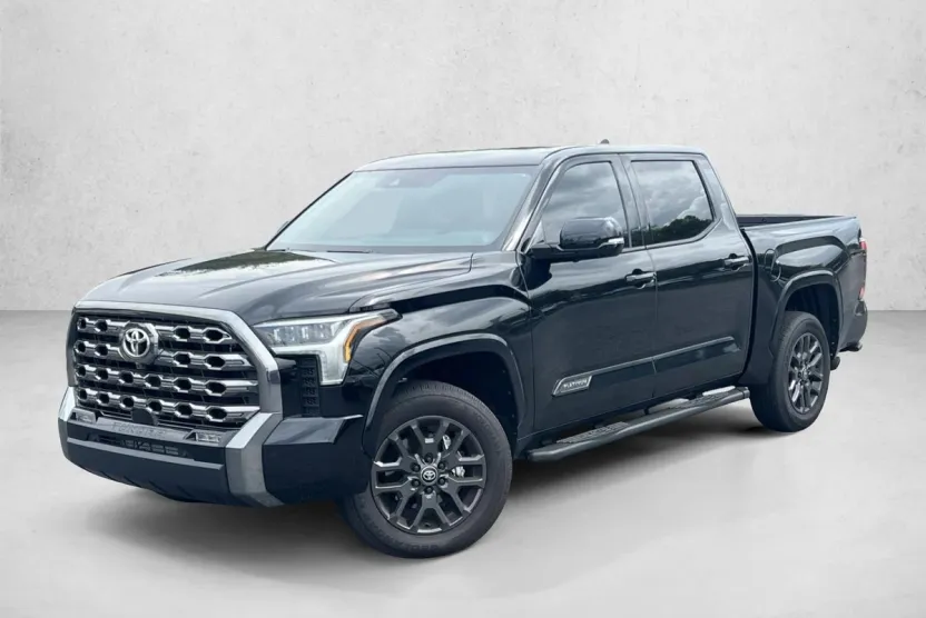 2025 Toyota Tundra Platinum CrewMax photo 1