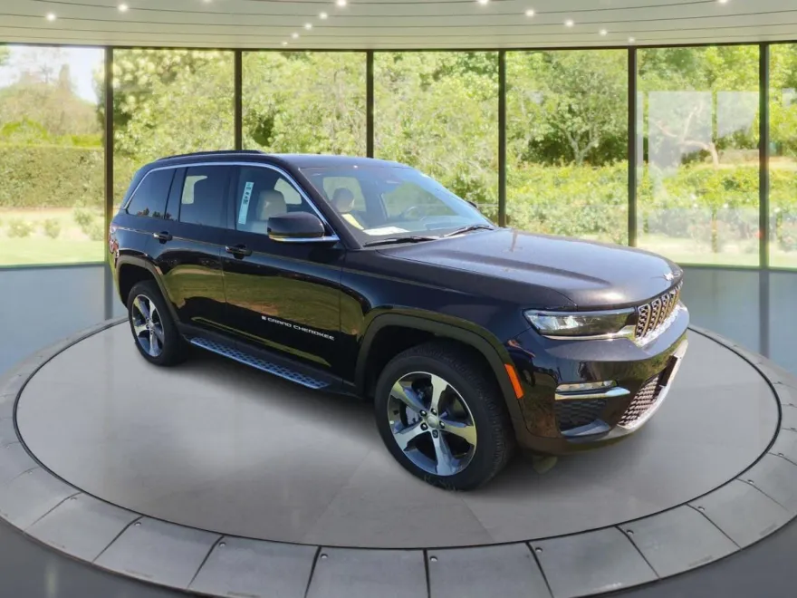 2025 Jeep Grand Cherokee Limited photo 1