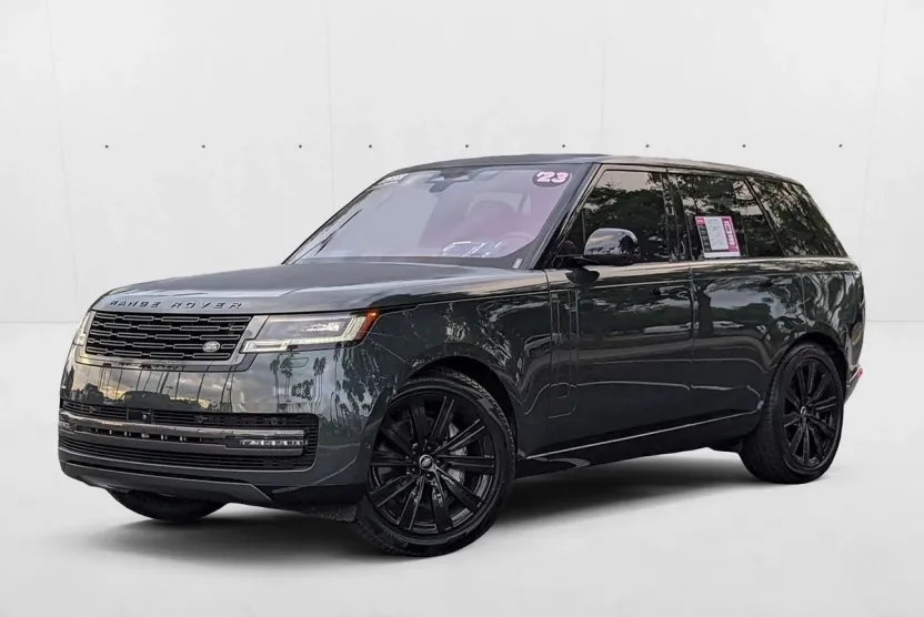 2023 Land Rover Range Rover SE photo 1