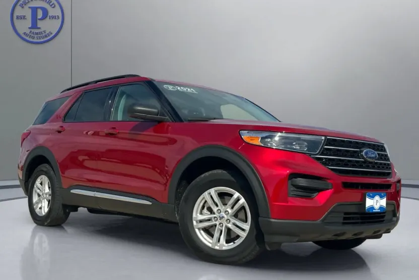2021 Ford Explorer XLT photo 1