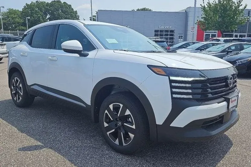 2025 Nissan Kicks SV photo 1