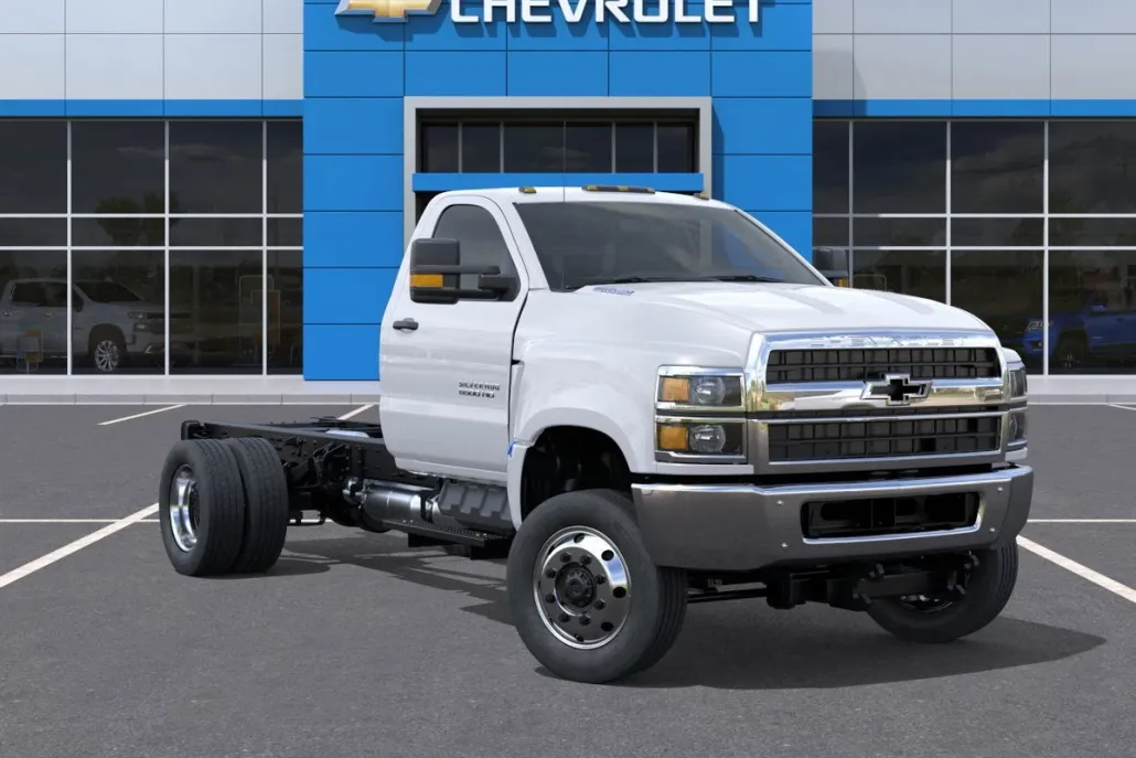 2025 Chevrolet Silverado 6500HD Work Truck photo 1