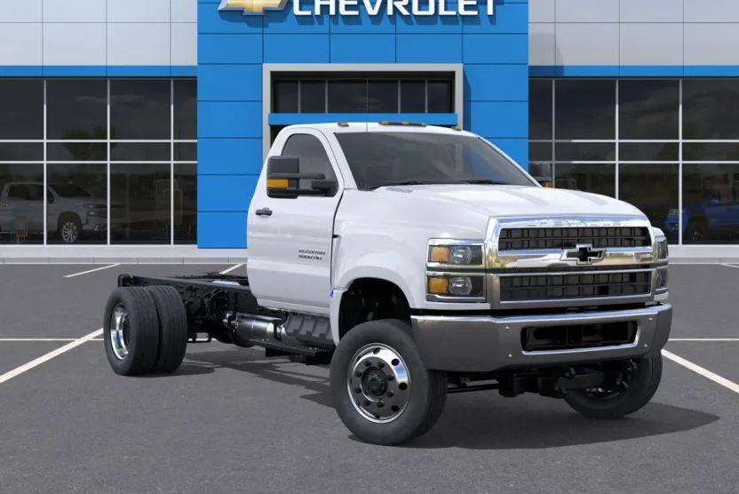 2025 Chevrolet Silverado 6500HD Work Truck photo 1