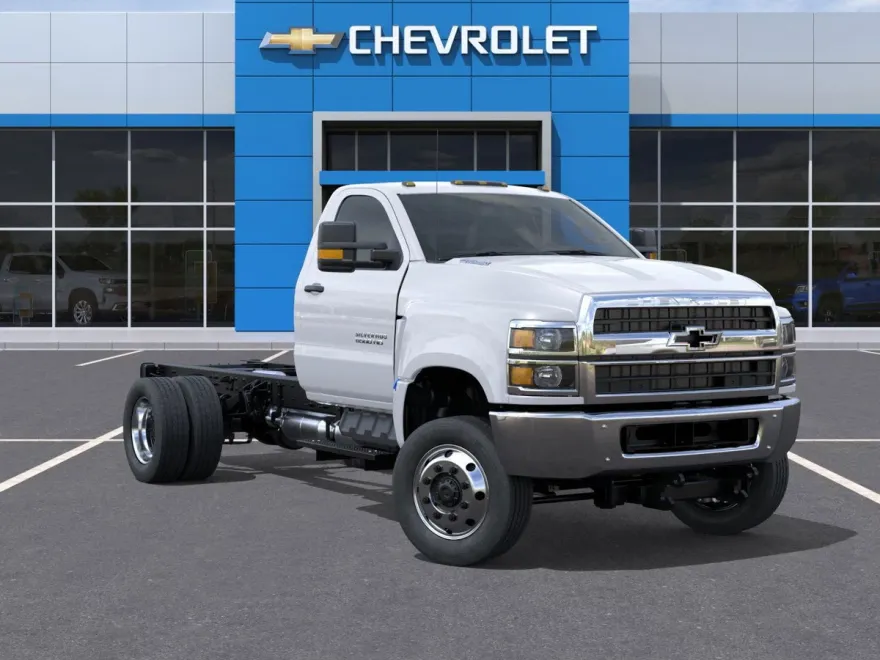2025 Chevrolet Silverado 6500HD Work Truck photo 1