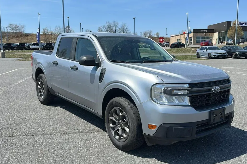 2024 Ford Maverick XLT photo 1