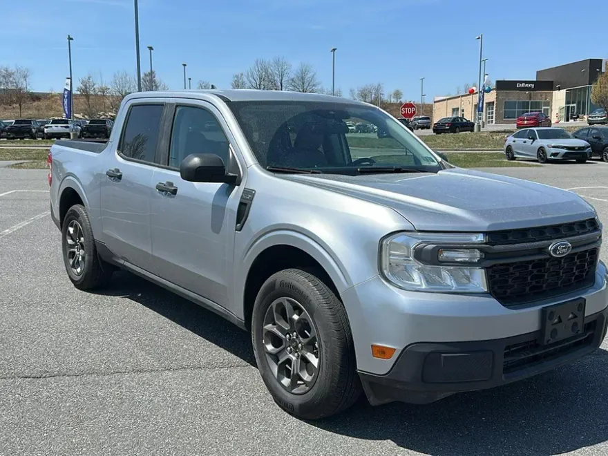 2024 Ford Maverick XLT photo 1