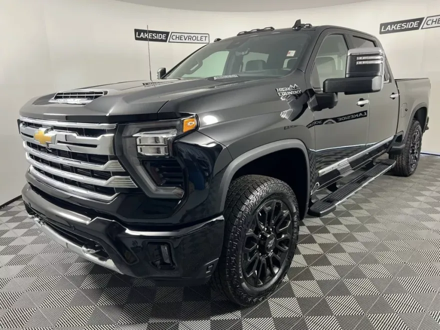 2025 Chevrolet Silverado 2500HD High Country photo 1