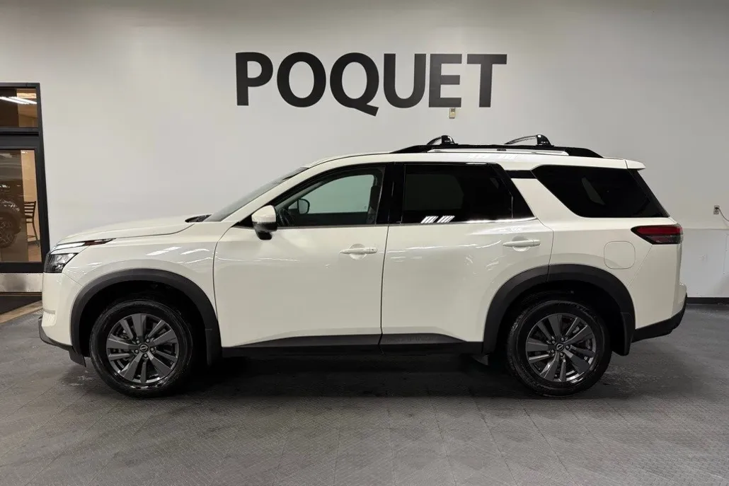 2024 Nissan Pathfinder SV photo 1