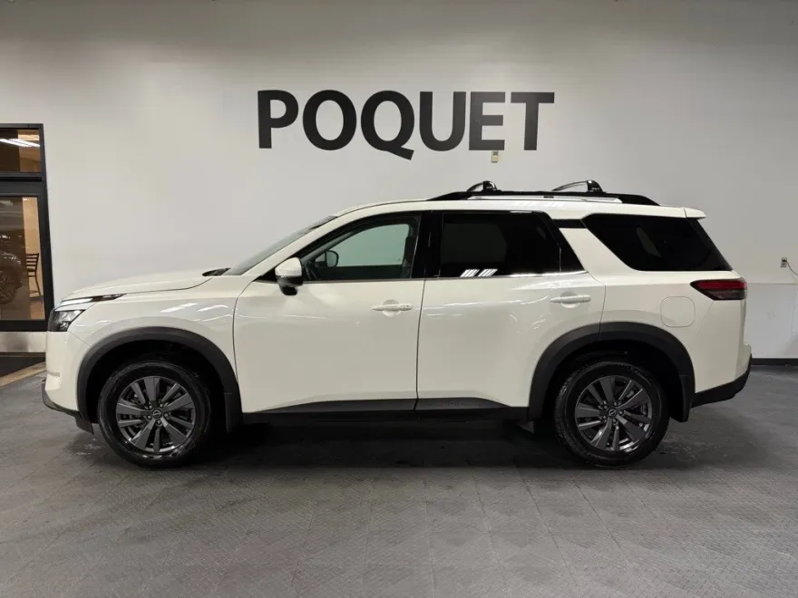 2024 Nissan Pathfinder SV photo 1