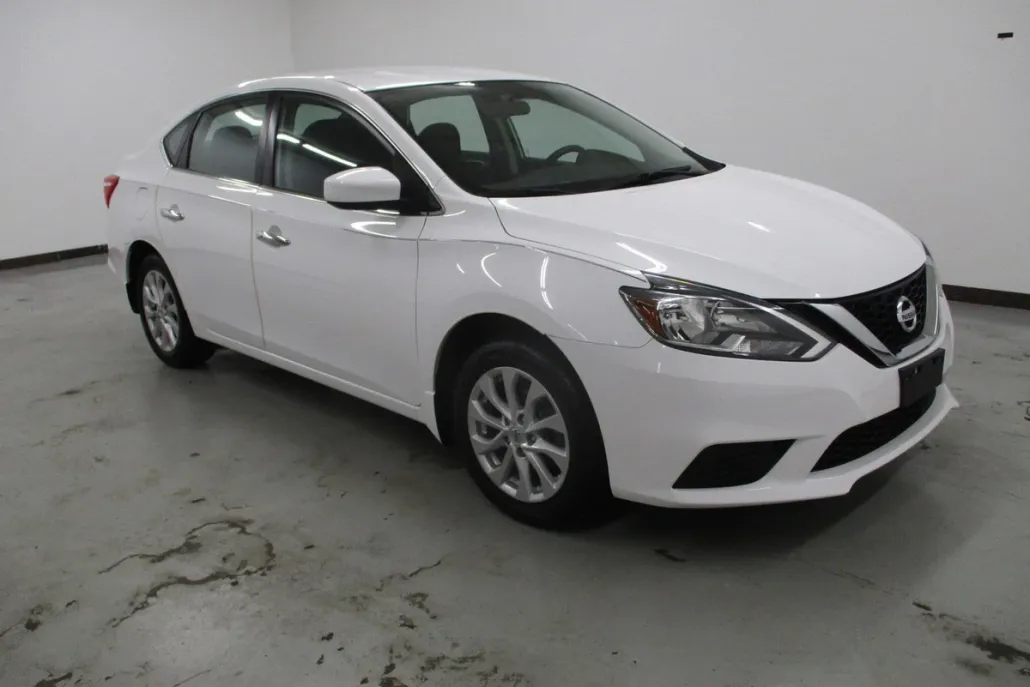 2019 Nissan Sentra SV photo 1