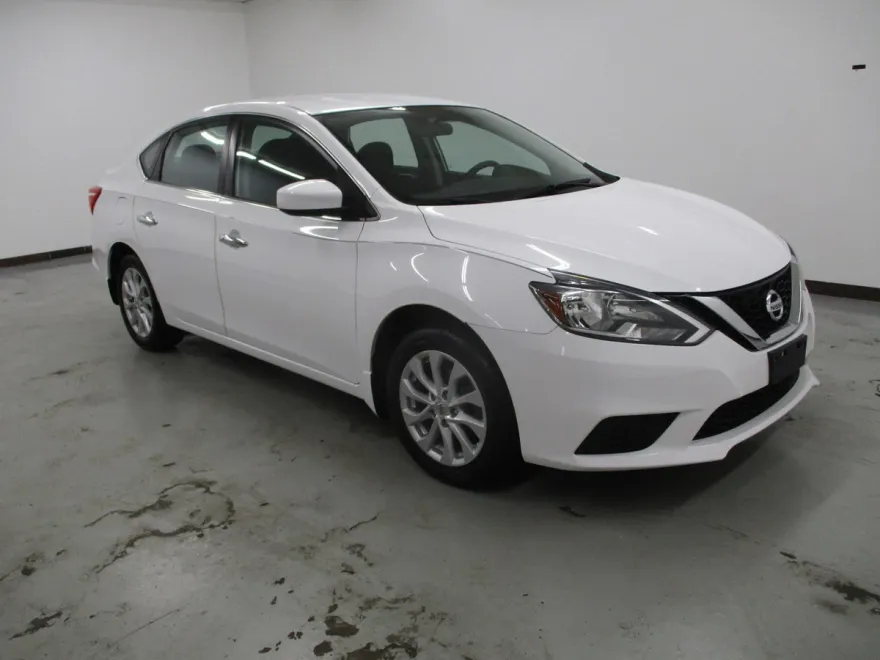 2019 Nissan Sentra SV photo 1