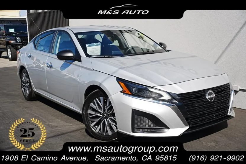 2024 Nissan Altima 2.5 SV photo 1