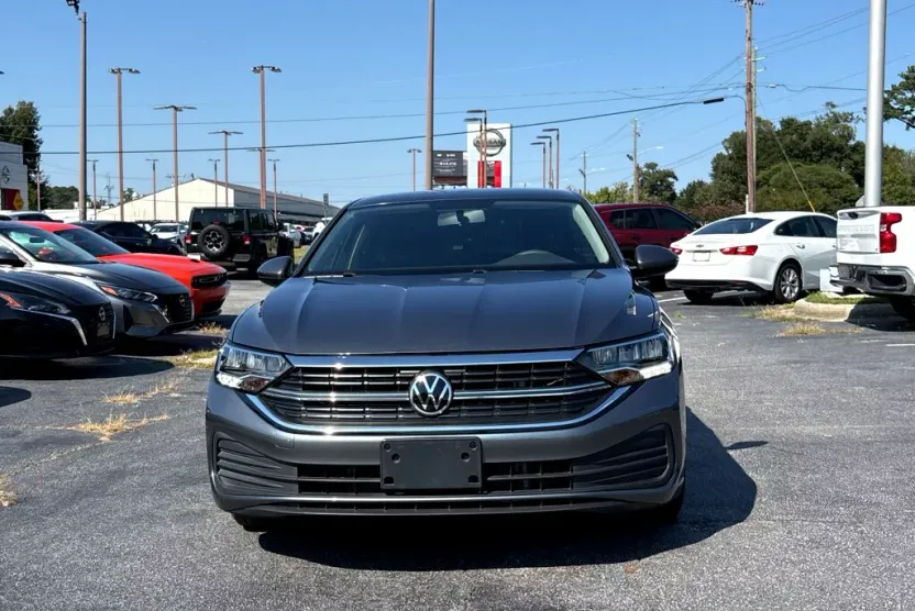 2022 Volkswagen Jetta S photo 1