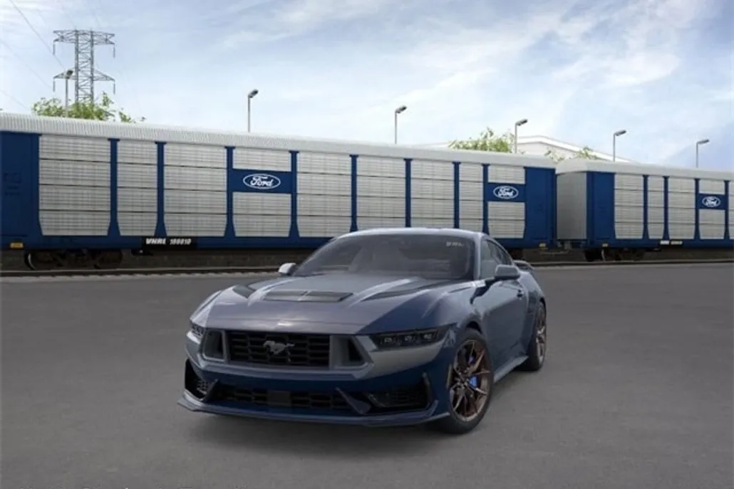 2025 Ford Mustang Dark Horse Deluxe photo 1