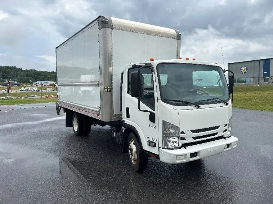 2021 Isuzu NPR photo 1