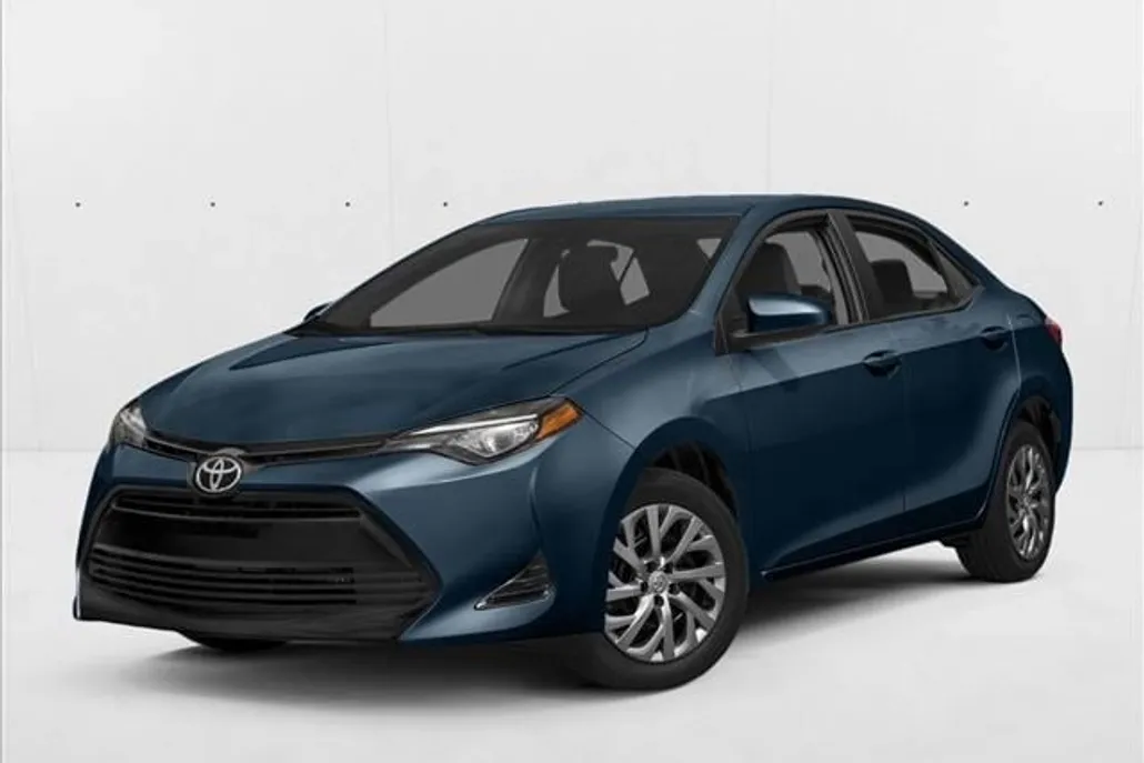 2017 Toyota Corolla LE photo 1