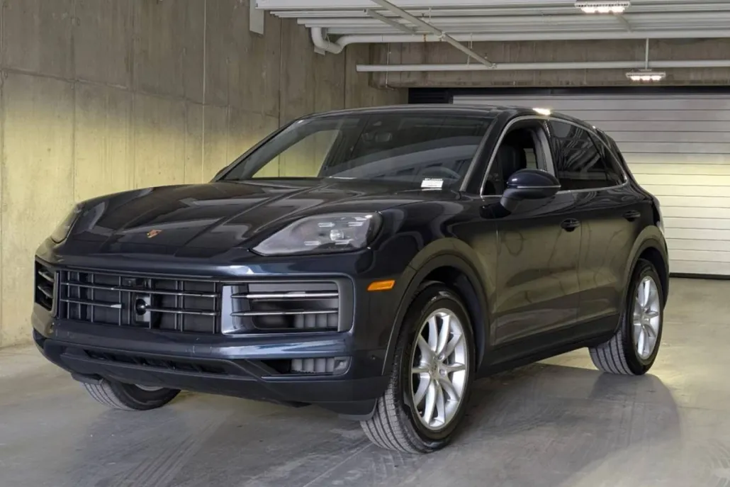 2025 Porsche Cayenne photo 1