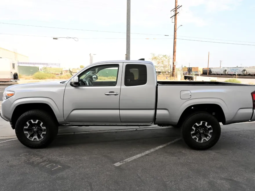2023 Toyota Tacoma SR Access Cab V6 photo 1