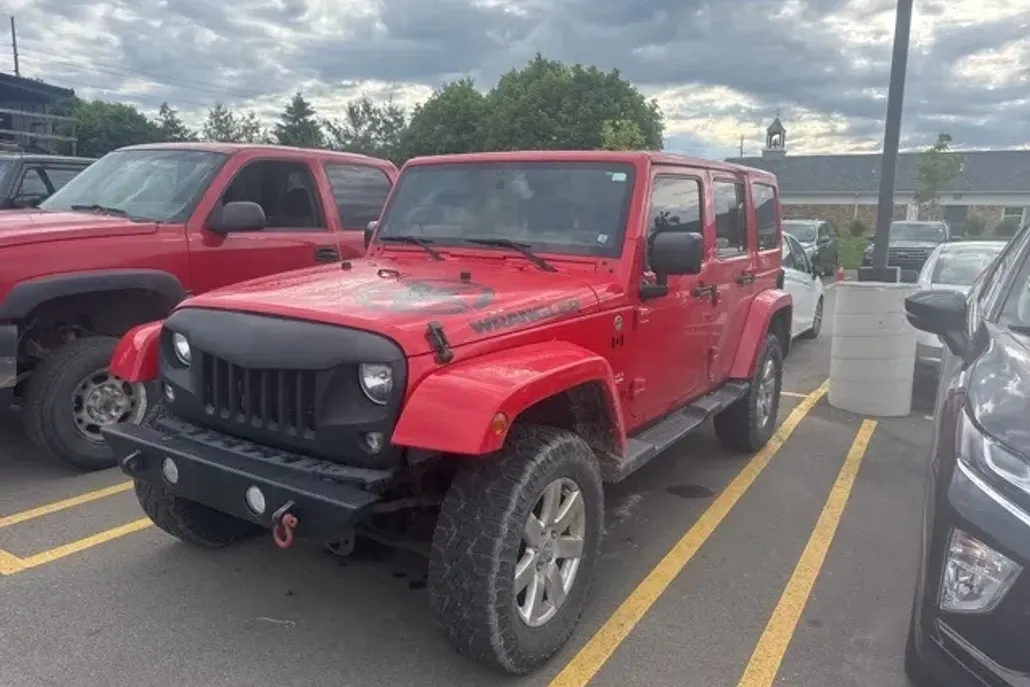 2014 Jeep Wrangler Unlimited Sahara photo 1