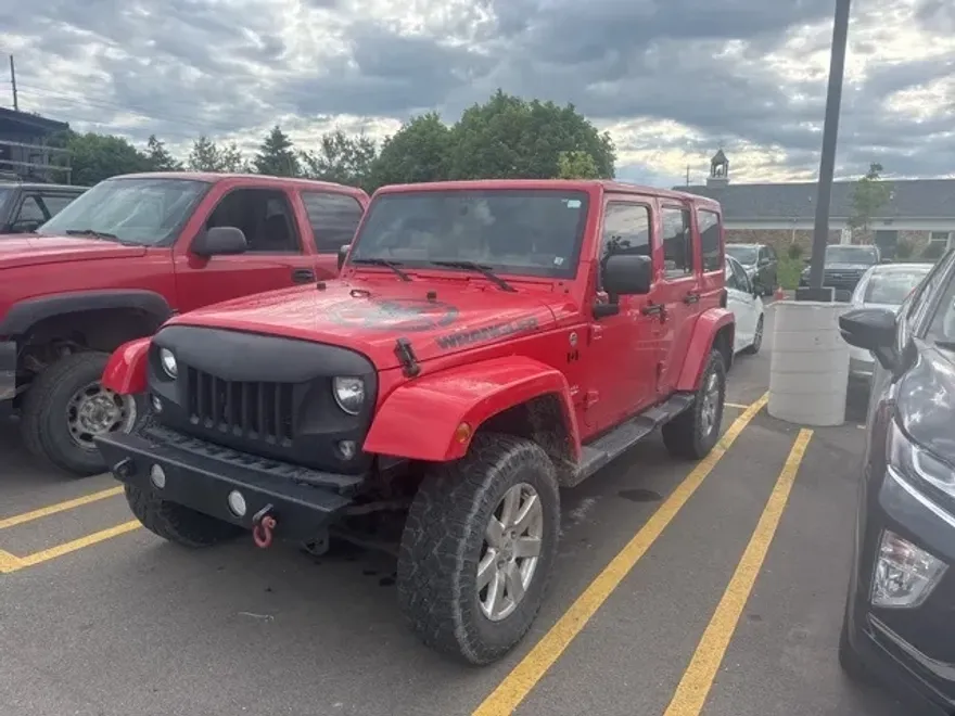 2014 Jeep Wrangler Unlimited Sahara photo 1