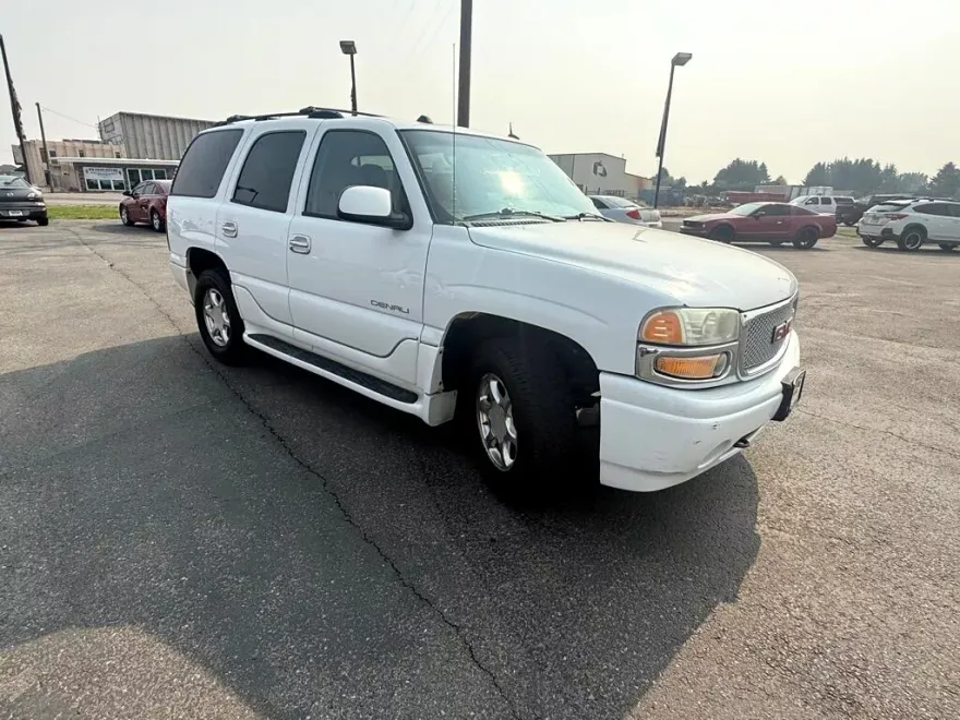 2004 Gmc Yukon Denali Base photo 1