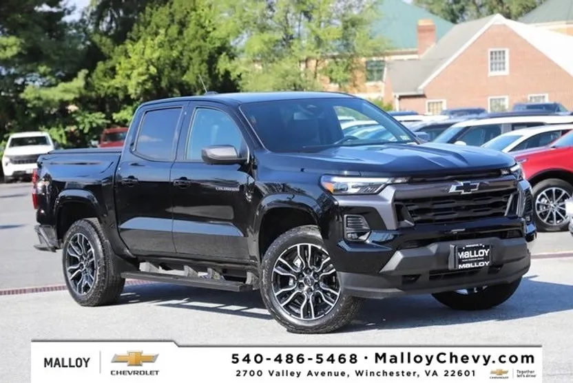 2024 Chevrolet Colorado LT photo 1