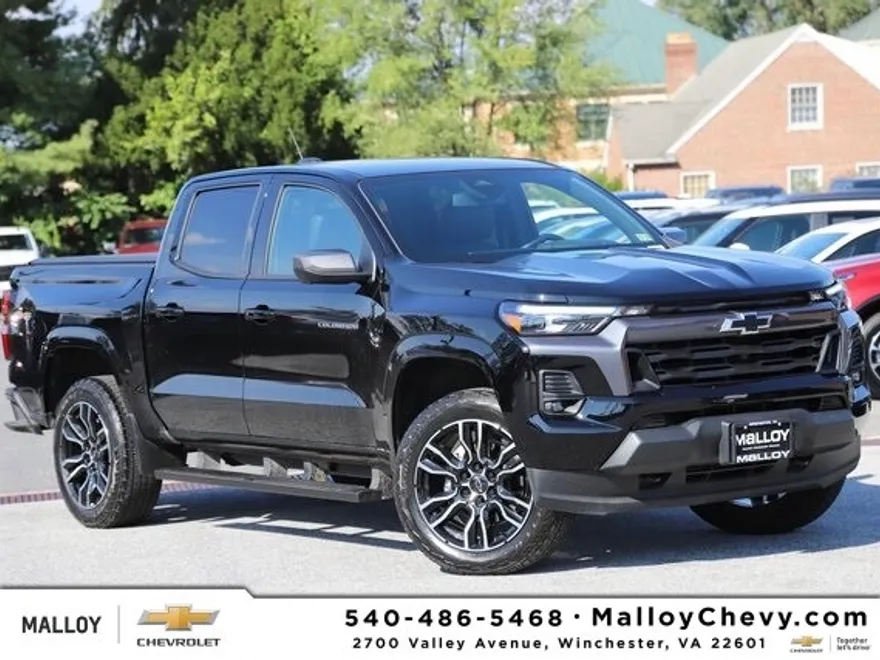 2024 Chevrolet Colorado LT photo 1