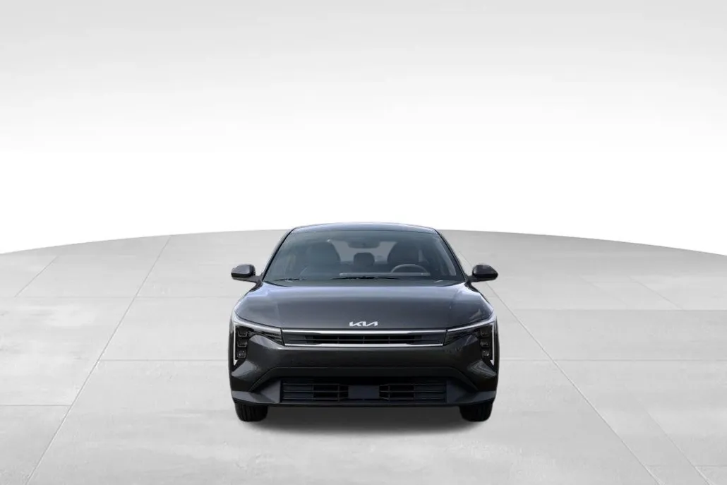2025 Kia K4 LXS photo 1