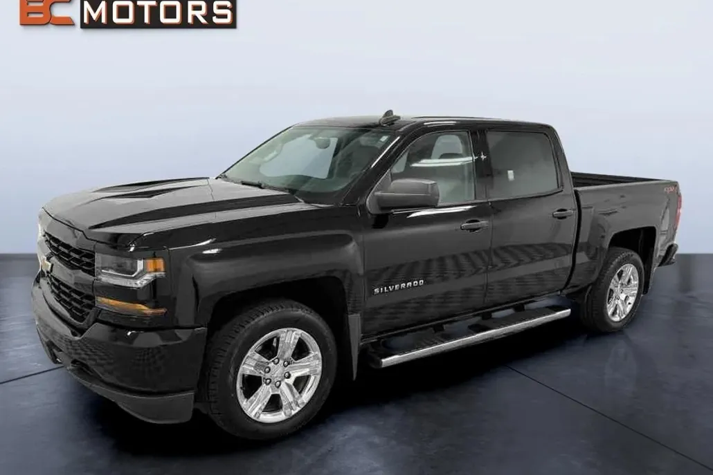 2018 Chevrolet Silverado 1500 Custom photo 1