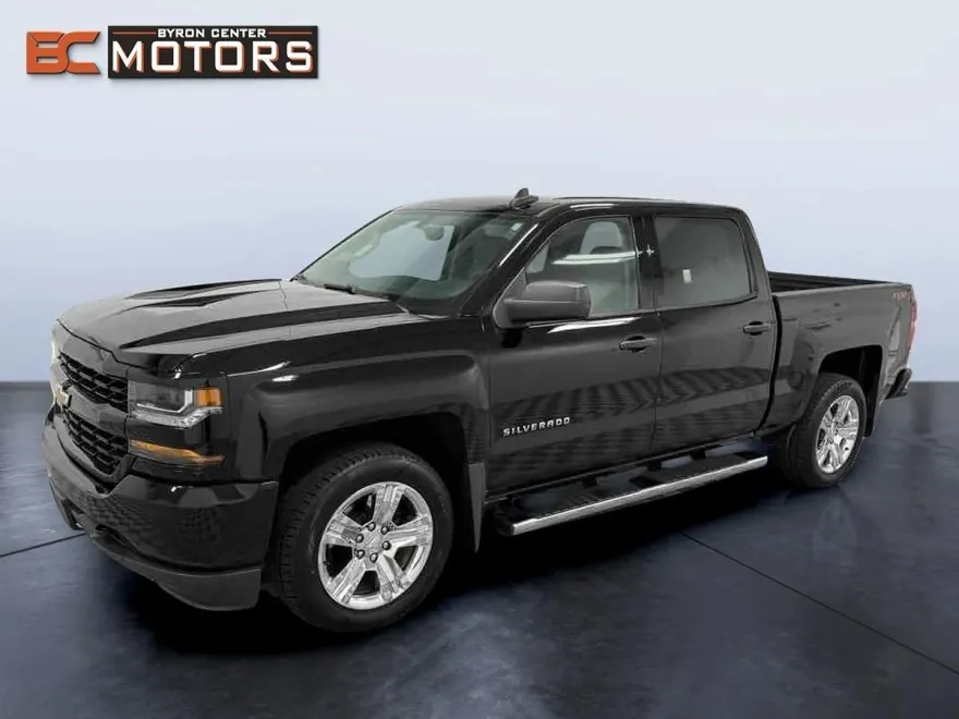 2018 Chevrolet Silverado 1500 Custom photo 1