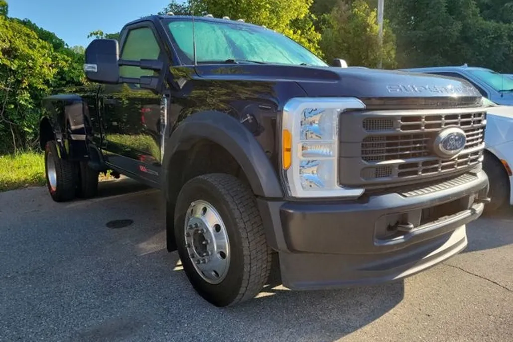 2023 Ford F-450 photo 1