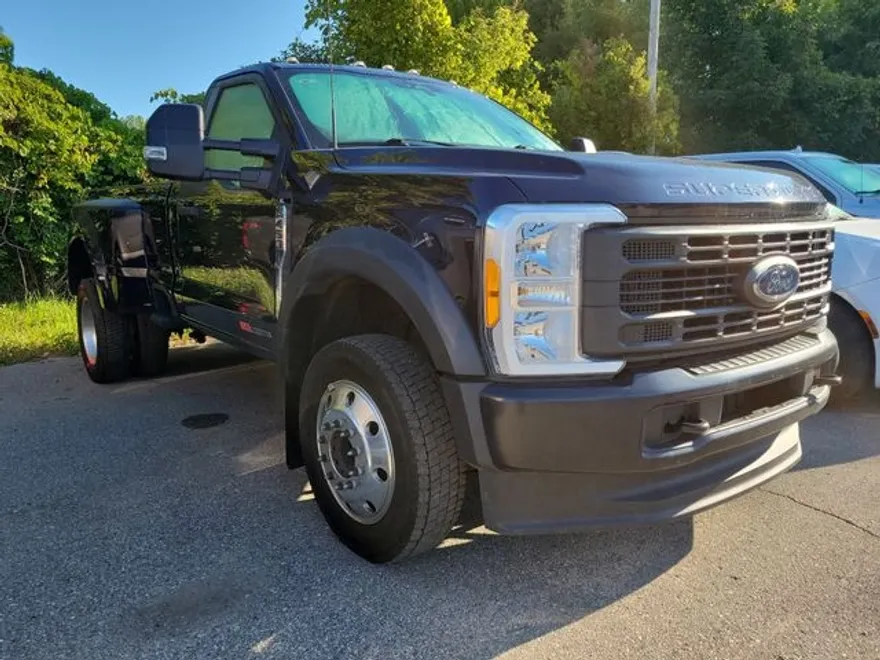2023 Ford F-450 photo 1