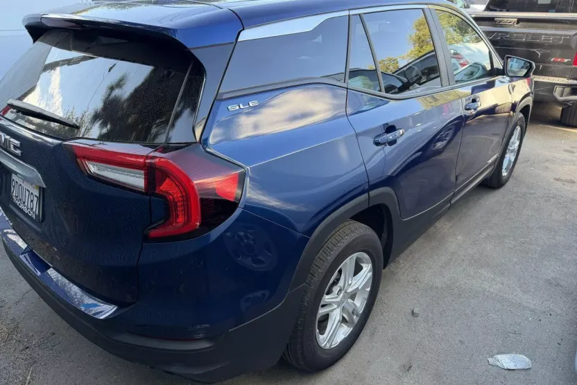 2022 Gmc Terrain SLE photo 1