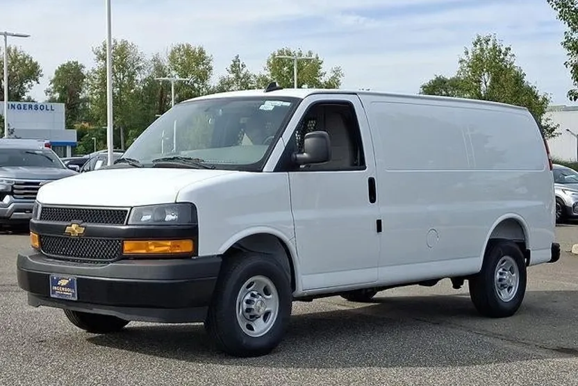 2025 Chevrolet Express Cargo 3500 Base photo 1