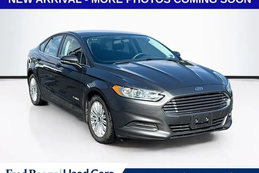 2015 Ford Fusion Hybrid SE photo 1