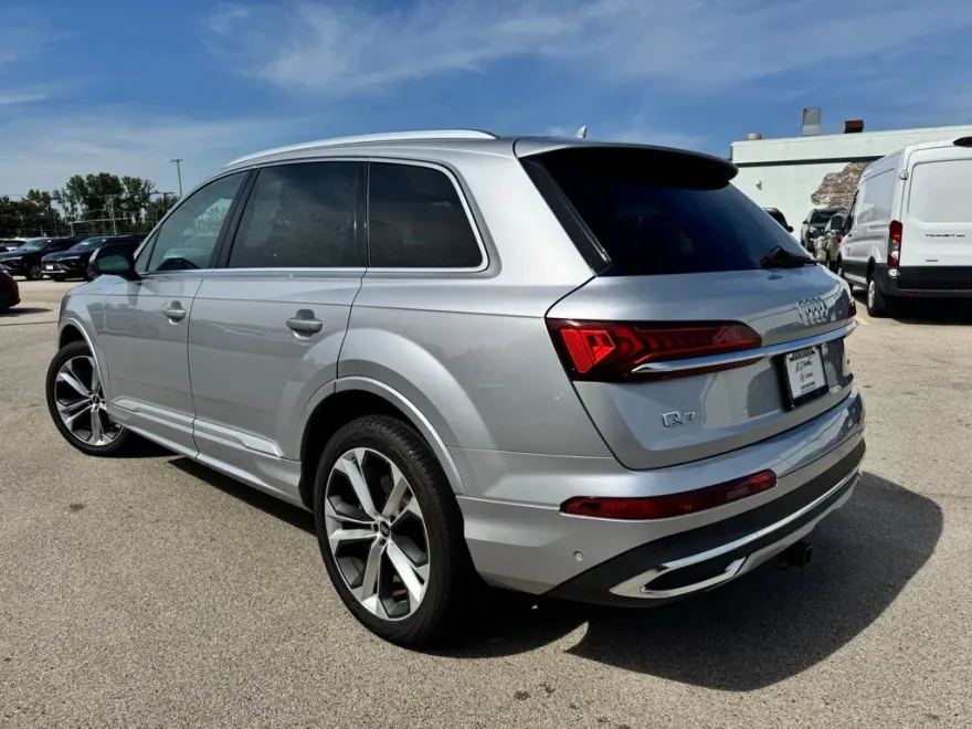 2022 Audi Q7 55 Premium Plus photo 1