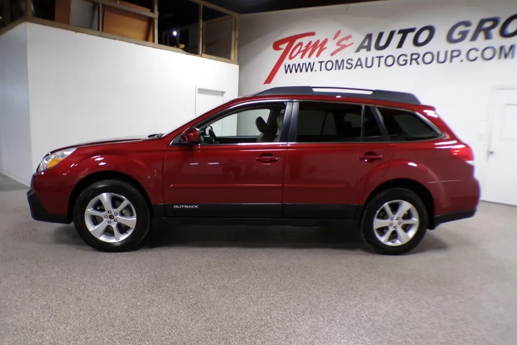 2014 Subaru Outback 2.5i Limited photo 1