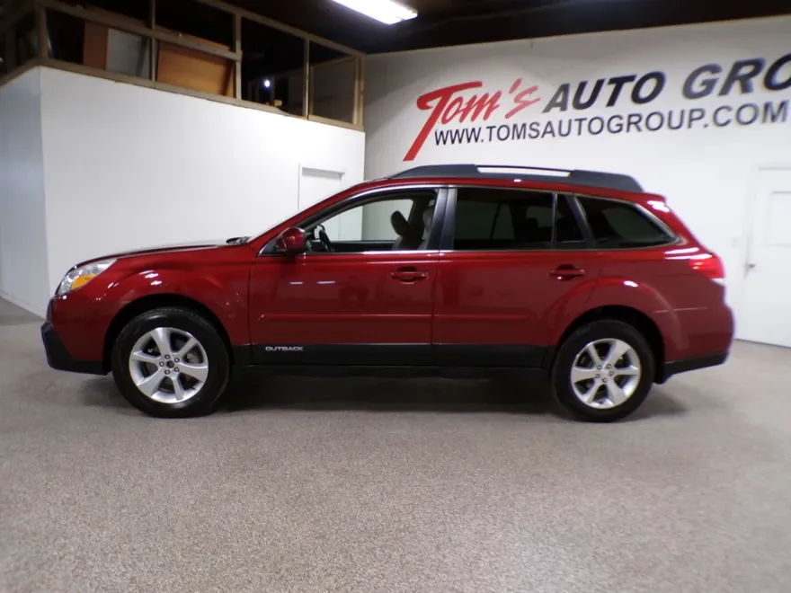 2014 Subaru Outback 2.5i Limited photo 1