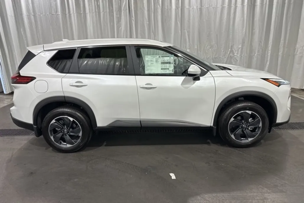 2026 Nissan Rogue SV photo 1
