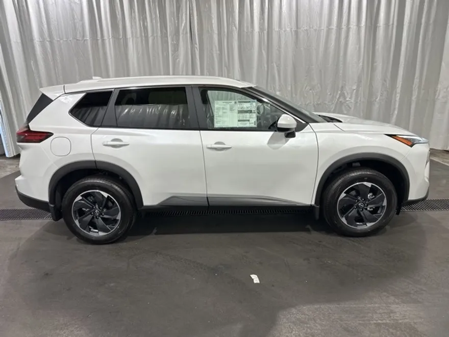 2026 Nissan Rogue SV photo 1
