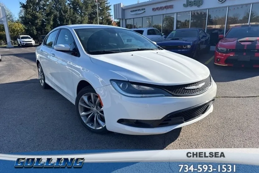 2015 Chrysler 200 S photo 1