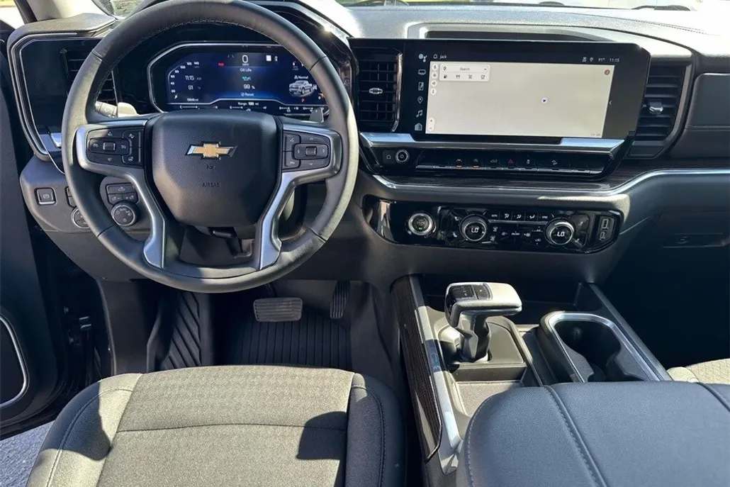 2023 Chevrolet Silverado 1500 LT photo 1