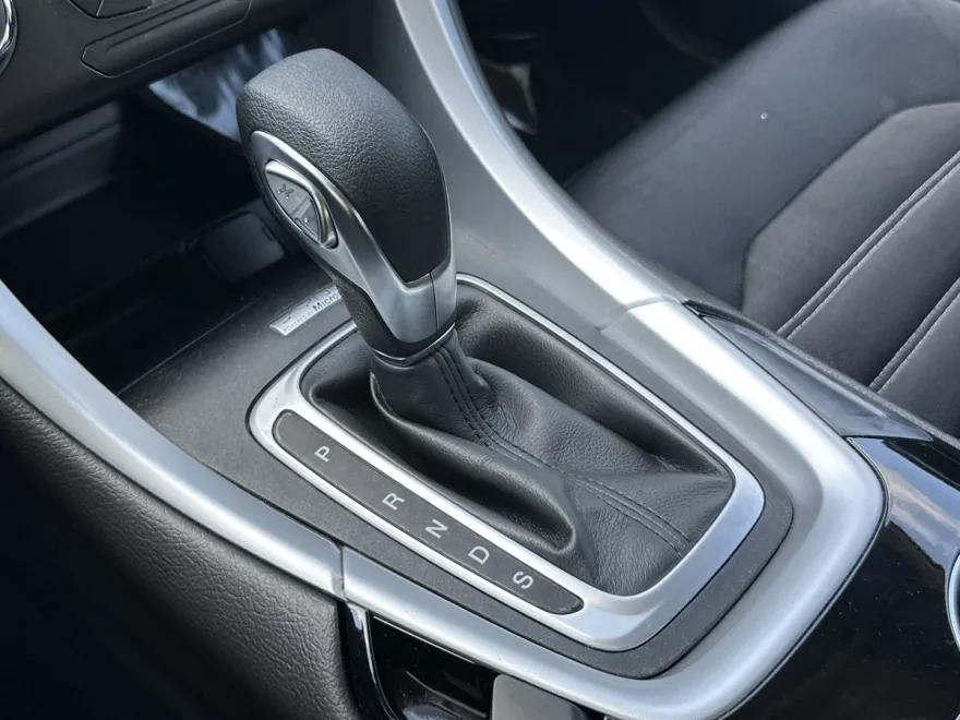 2015 Ford Fusion SE photo 1